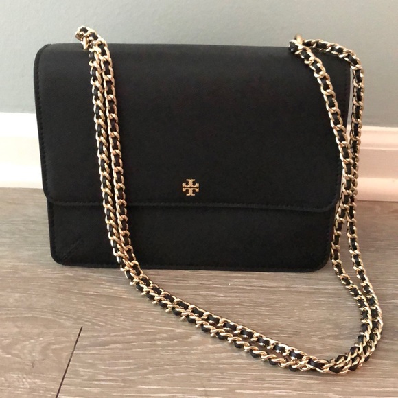 Tory Burch Handbags - Like new Tory Burch Robinson Convertible bag